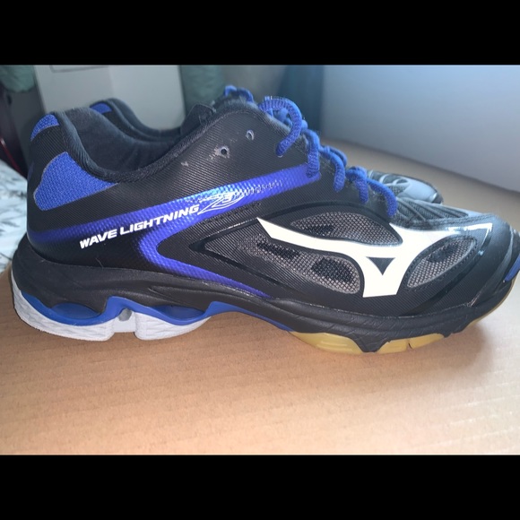 Men's Shoes - Picture 1 of 5